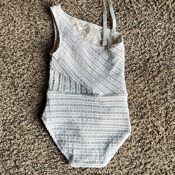 Contours by Coco Reef Suraya One Shoulder Bra Sized One Piece Swimsuit s… - Picture 5 of 13